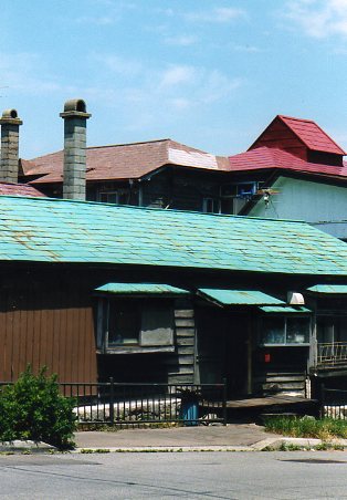 函館弥生町のギャラリー三日月(函館の建築紹介)_f0142606_20435579.jpg