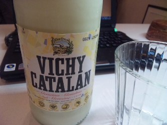 白いVICHY CATALAN!_d0091909_12293553.jpg