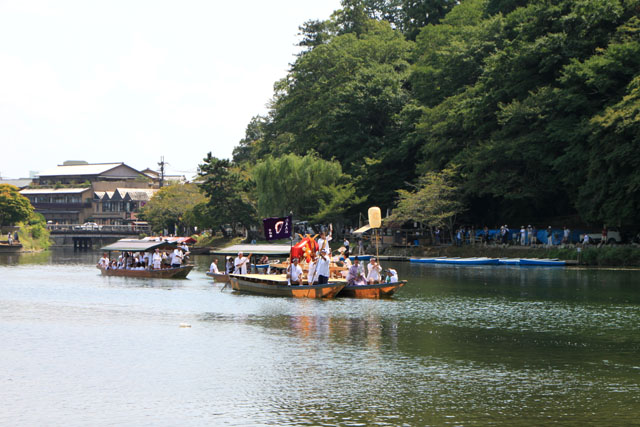 松尾大社　八朔祭女神輿1_e0048413_17414263.jpg