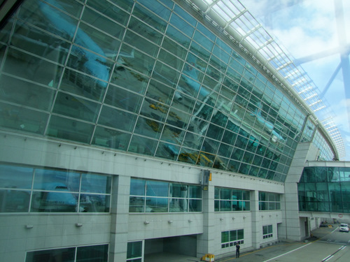 「韓国ブロガーツアー 成田空港大韓航空ビジネスクラスラウンジ、機内食ビビンパ、仁川国際空港」_a0000029_19462985.jpg
