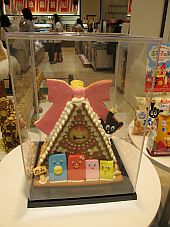 東ハト「お菓子の家」_e0080345_86635.jpg