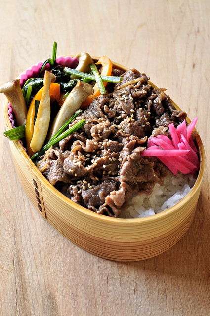 牛味噌たっぷりお弁当_b0171098_6543860.jpg