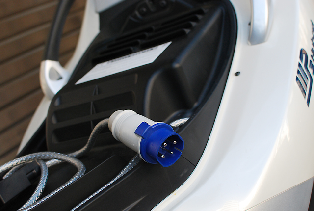 PIAGGIO MP3 hybrid_d0099181_2012503.jpg