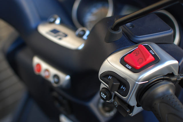 PIAGGIO MP3 hybrid_d0099181_20554991.jpg