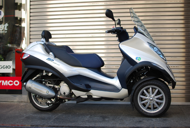 PIAGGIO　MP3　hybrid_d0099181_2123780.jpg