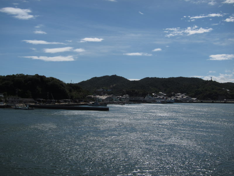 岡山のサイクリストの方々と新旧の見どころが詰まった宝島・直島を行くー2010夏・青春18切符の旅⑤_e0138081_1244452.jpg