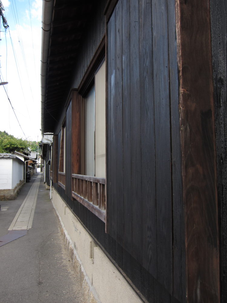 岡山のサイクリストの方々と新旧の見どころが詰まった宝島・直島を行くー2010夏・青春18切符の旅⑤_e0138081_13501814.jpg