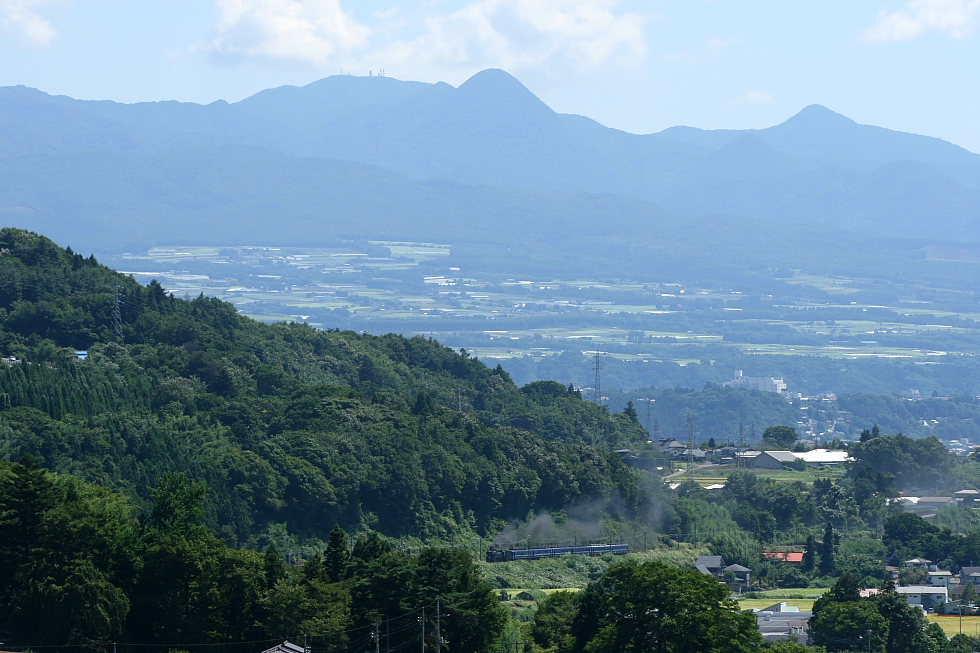 残暑の上越線D51498(4) -赤城山と後閑築堤-_b0190710_2333739.jpg