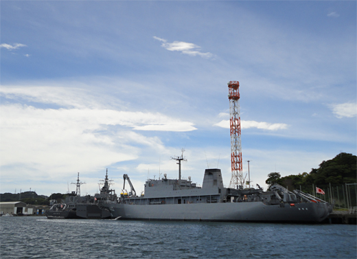 本日の『YOKOSUKA軍港めぐり』真夏空 風速10m気温34.4度（速報1）_e0150566_21225385.jpg