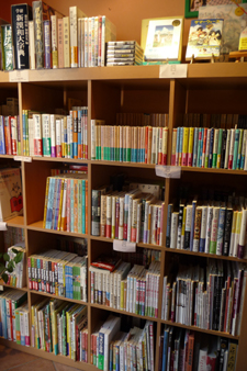 フィレンツェで日本の漫画が買える本屋さん「イタリア書房」_f0106597_0255421.jpg
