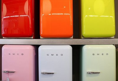 SMEGの50年代レトロスタイル冷蔵庫 : カリノ トウコ