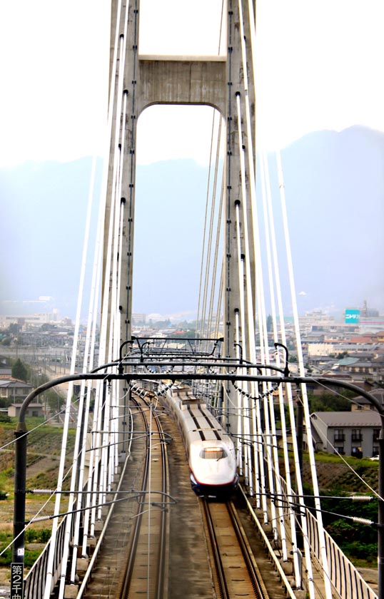 上田ハープ橋（長野新幹線）_c0009475_1233333.jpg