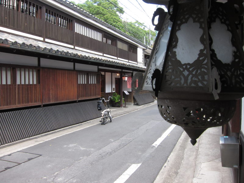 いろいろな顔を持つ倉敷・美観地区。ここでの最大の目的は．．．2010夏・青春18切符の旅⑦_e0138081_2012713.jpg