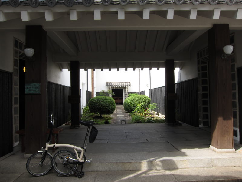 いろいろな顔を持つ倉敷・美観地区。ここでの最大の目的は．．．2010夏・青春18切符の旅⑦_e0138081_20384594.jpg