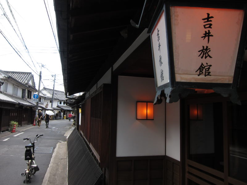 いろいろな顔を持つ倉敷・美観地区。ここでの最大の目的は．．．2010夏・青春18切符の旅⑦_e0138081_2042641.jpg