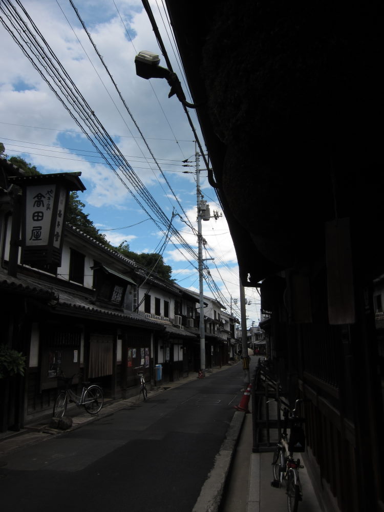 いろいろな顔を持つ倉敷・美観地区。ここでの最大の目的は．．．2010夏・青春18切符の旅⑦_e0138081_2062889.jpg