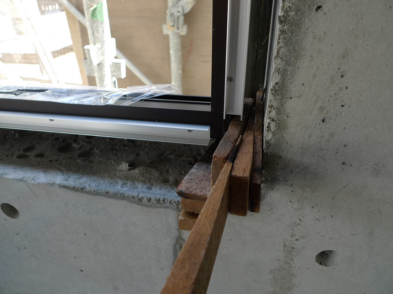 月若町防災倉庫 鋼製建具工事_b0171510_14183276.jpg