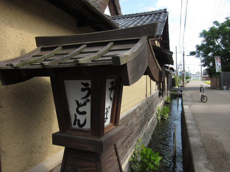 まずはここから...ノスタルジックな近江商人の町・五個荘ー2010夏・青春18切符5回目の旅①_e0138081_1930365.jpg