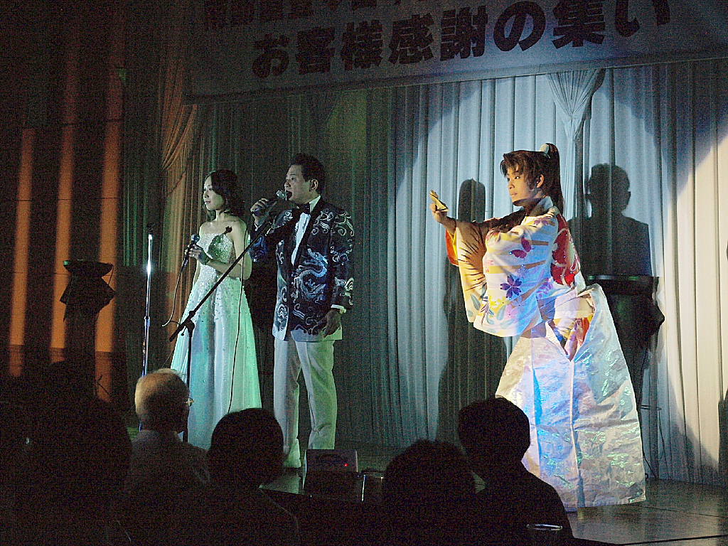 皆さんにお祝いしていただき 感謝 いたします。_e0119092_13254427.jpg
