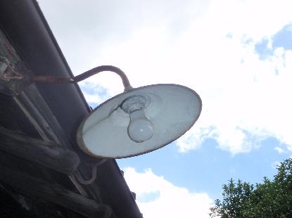 裸電球_e0077899_8195455.jpg