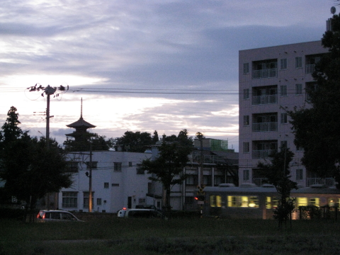 夕暮れ路地裏散歩with路地裏探偵団（弘前市）_b0147224_2156568.jpg