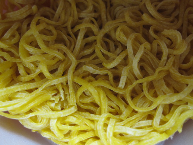 日清ラ王 背脂濃コク醤油¥248_b0042308_09457.jpg