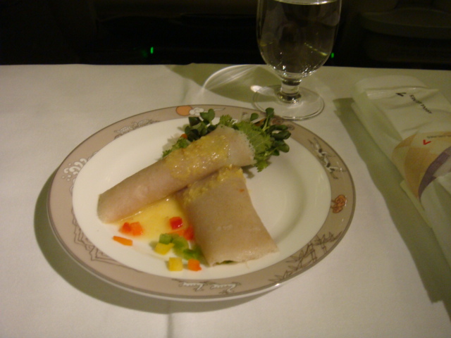 ２回目の機内食！_e0181908_0412135.jpg