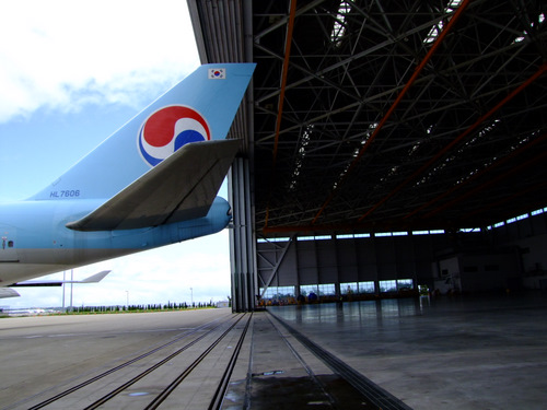 「韓国ブロガーツアー インチョン大韓航空飛行機格納庫」_a0000029_20464487.jpg