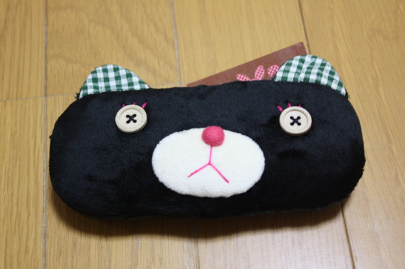 黒猫さんのメガネケース_a0129856_0291347.jpg