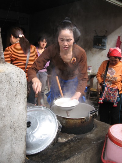 モンフンの市場の食堂にて_f0055745_2056542.jpg