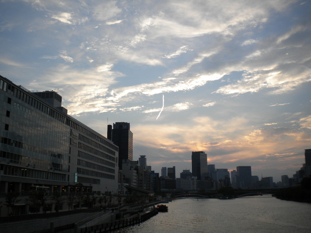 平成22年9月12日天満橋橋上から見た西の空_a0060052_7461043.jpg