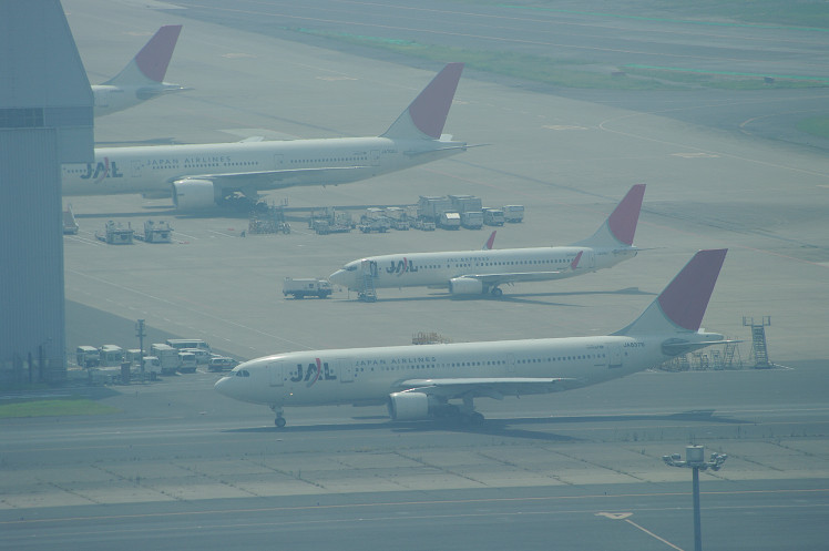 管制塔から..._f0152550_22261694.jpg