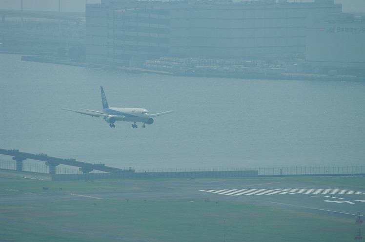 管制塔から..._f0152550_22283966.jpg