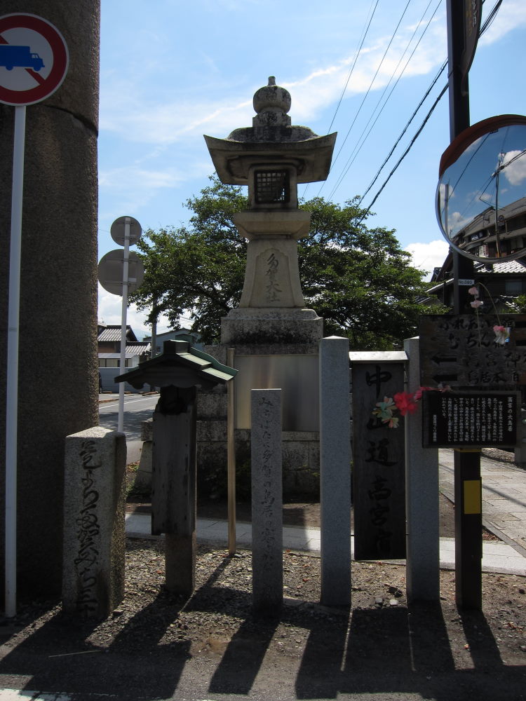 旧中山道をトレース、往時の雰囲気が色濃く残る愛知川～醒ヶ井ー2010夏・青春18切符5回目の旅②_e0138081_19203354.jpg