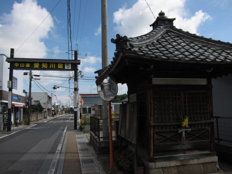 旧中山道をトレース、往時の雰囲気が色濃く残る愛知川～醒ヶ井ー2010夏・青春18切符5回目の旅②_e0138081_1921894.jpg