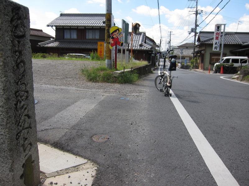 旧中山道をトレース、往時の雰囲気が色濃く残る愛知川～醒ヶ井ー2010夏・青春18切符5回目の旅②_e0138081_1923118.jpg