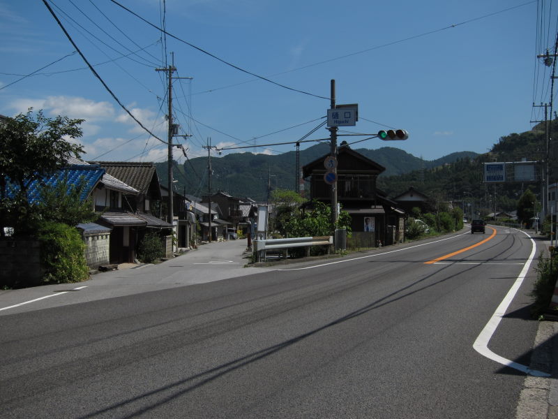 旧中山道をトレース、往時の雰囲気が色濃く残る愛知川～醒ヶ井ー2010夏・青春18切符5回目の旅②_e0138081_19523774.jpg