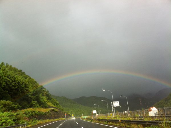 山形道で虹に遭遇_c0127118_053068.jpg