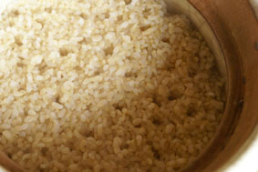 ごはん炊き土鍋で玄米を炊く_e0080369_11414035.jpg