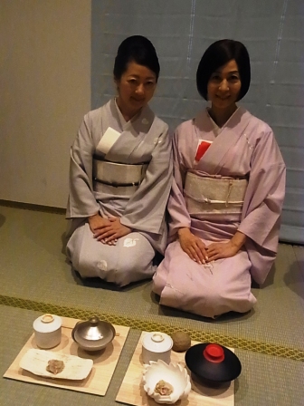 試みの茶事‐いつもとは雰囲気が異なる東京国立近代美術館_a0138976_2226973.jpg