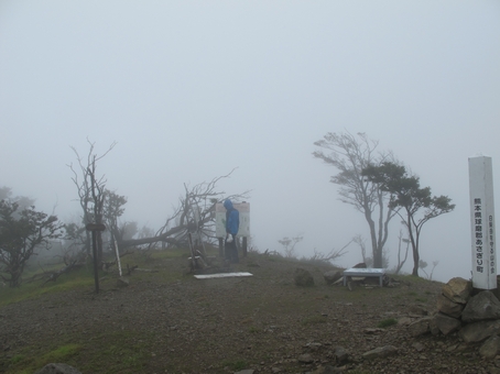 熊本球磨の二山を登る～１泊２日の山旅　｢白髪岳｣ 2010・9・12（日）_a0166196_1536047.jpg