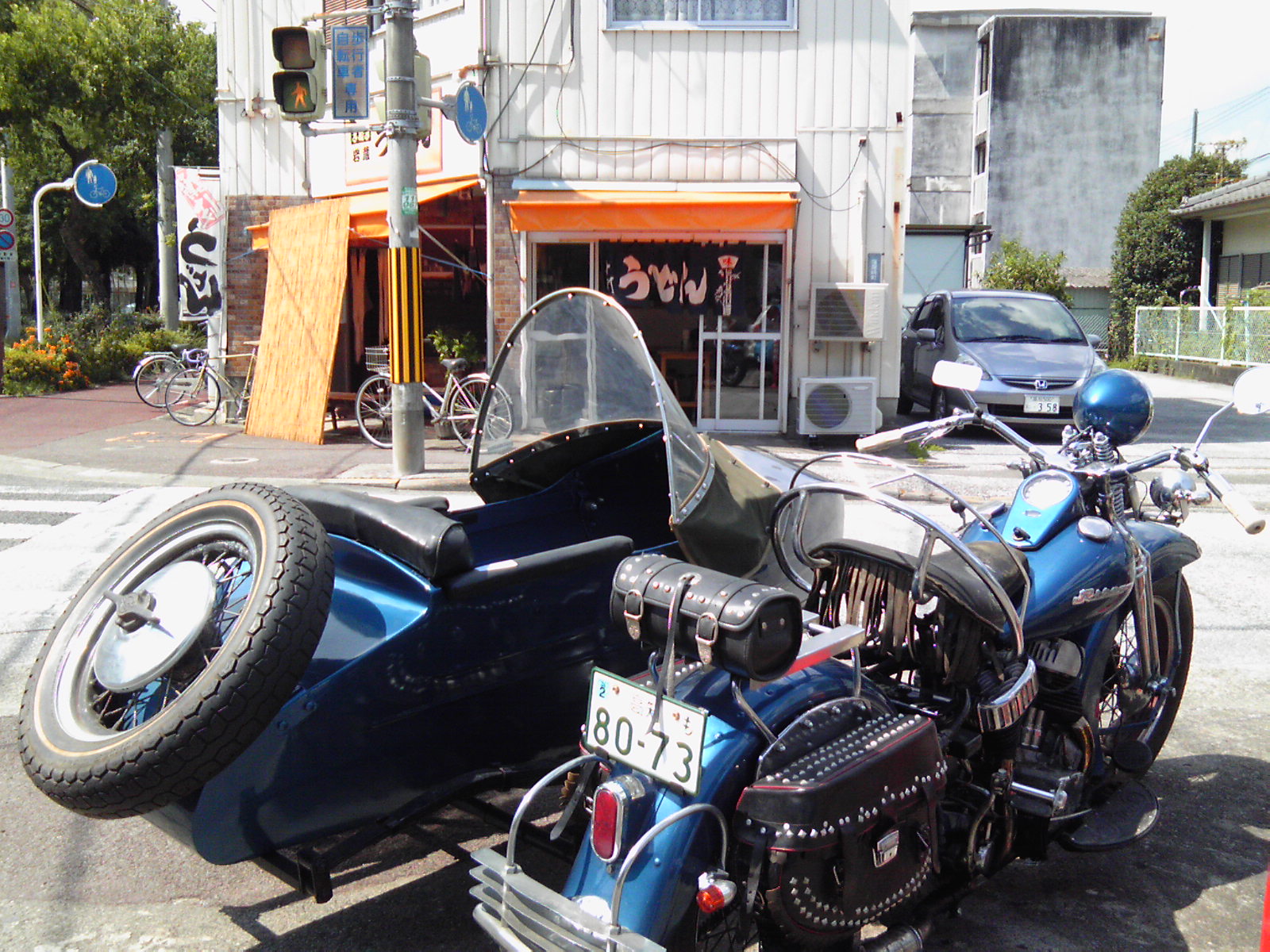 古いバイク陸王側車とうどん_e0142063_2159593.jpg