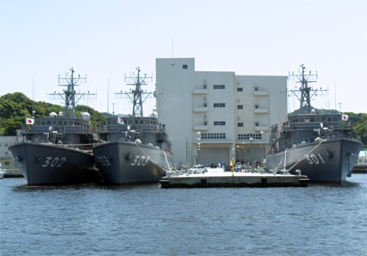 『YOKOSUKA軍港めぐり』掃海部隊さんと水中処分員さん（1）_e0150566_21324246.jpg