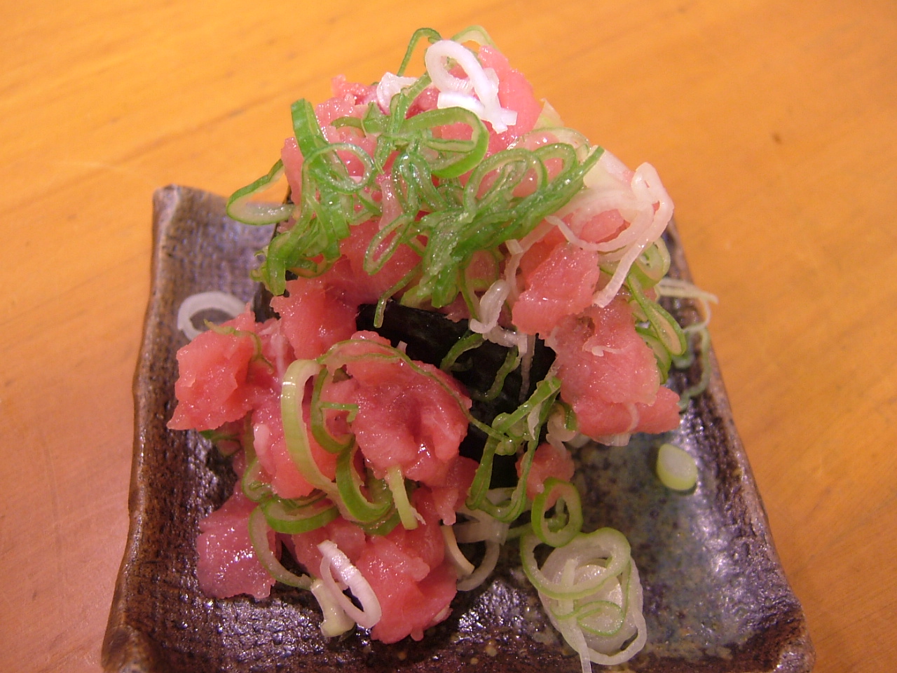 こぼれナカオチねぎとろ軍艦_c0110051_8253410.jpg