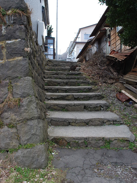 函館青柳町の蔵と洋館(函館坂のある町の風景)_f0142606_18154027.jpg