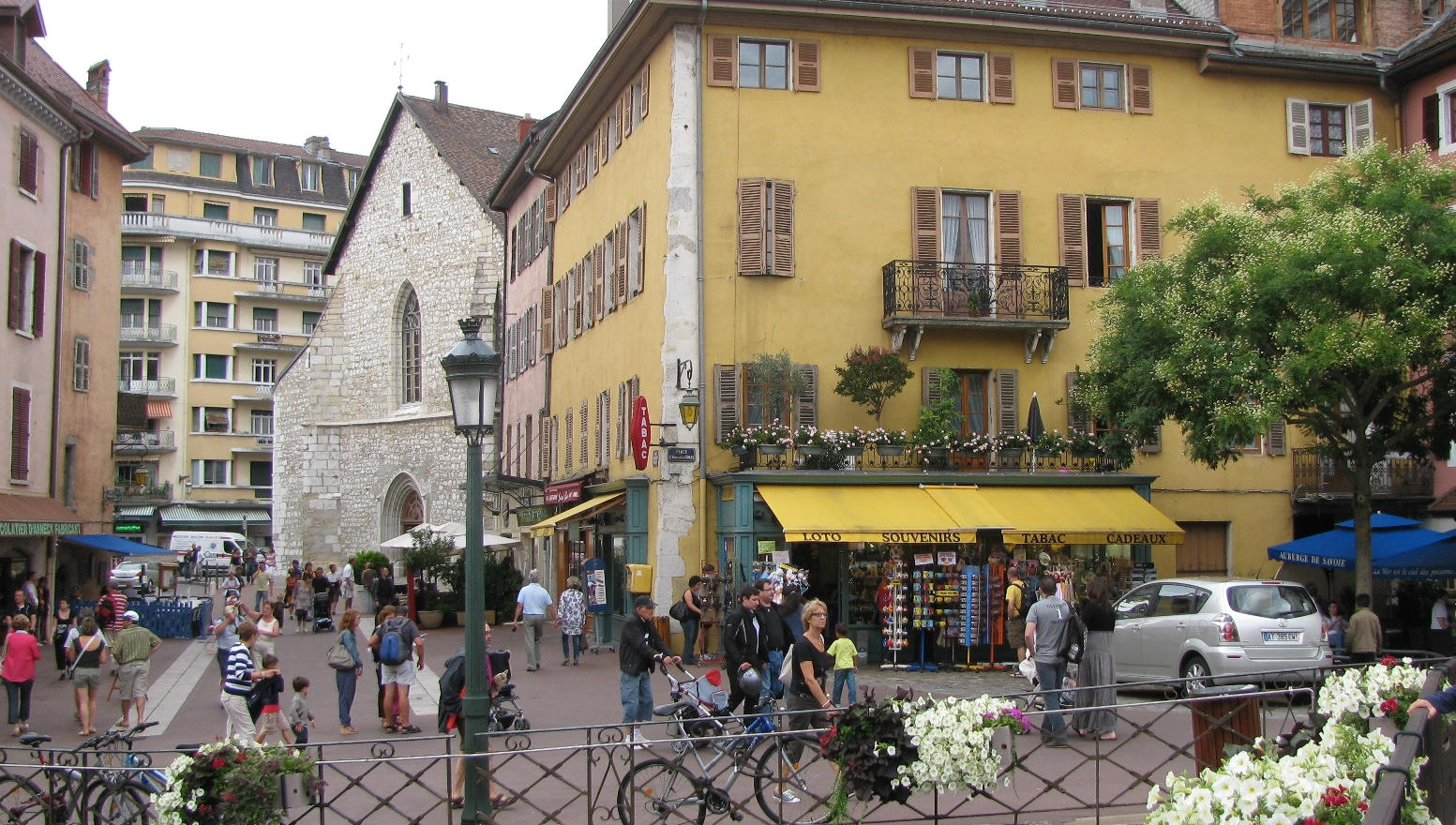 Annecy(アヌシー）_a0058308_6473689.jpg