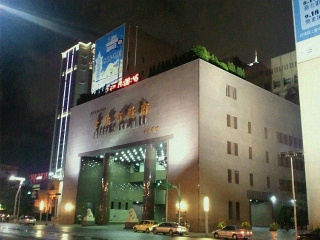 台北・再開発地区の信義新天地の夜_a0151913_21581.jpg