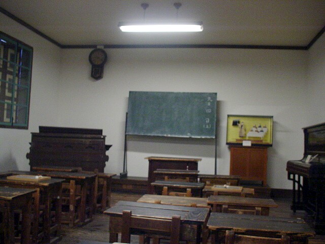 早朝散歩 松本開智小学校_e0074955_0424085.jpg
