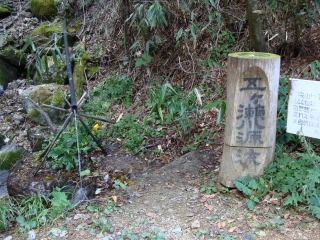 d0182075_1611125.jpg