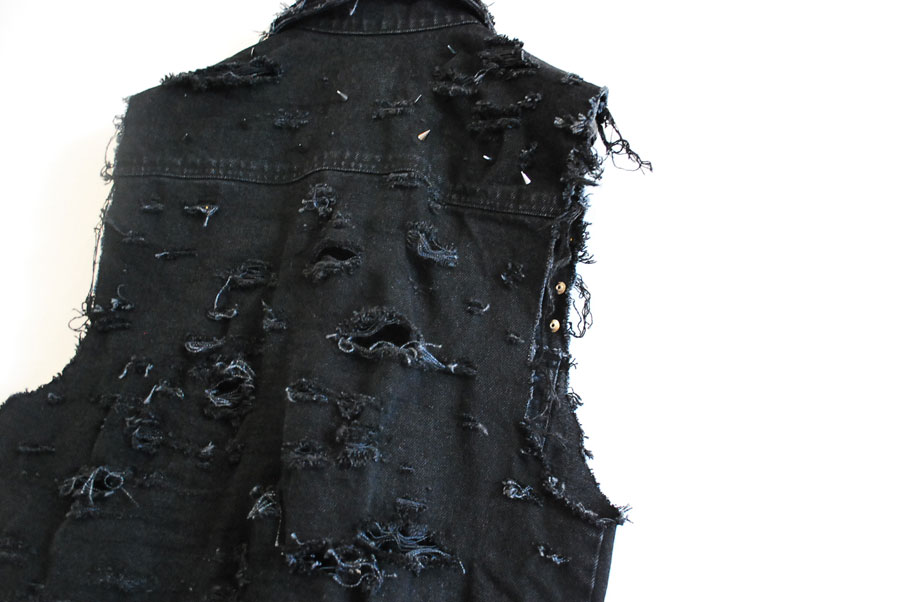 BLACK NOON STUDS DENIM VEST_c0076243_15103357.jpg